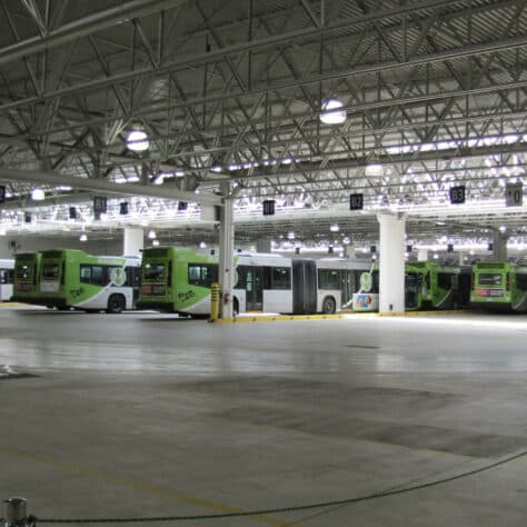 Aménagement et électrification du centre Newton et agrandissement, réaménagement et électrification du centre Métrobus