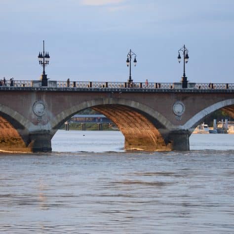 Confortement du Pont de Pierre à Bordeaux