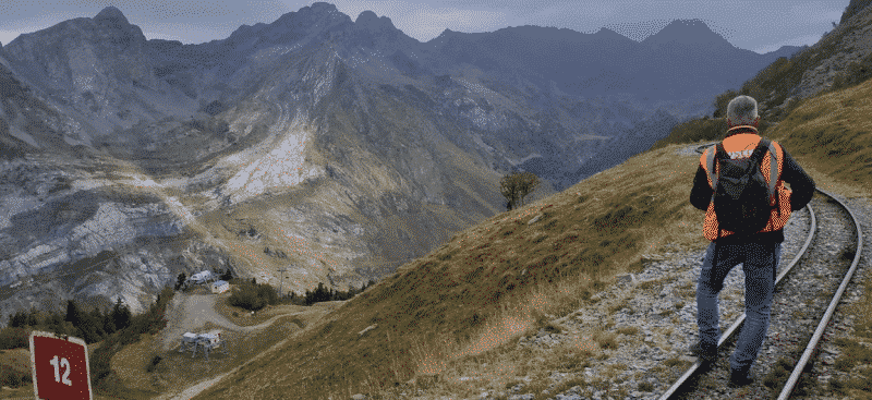 Header background mobile