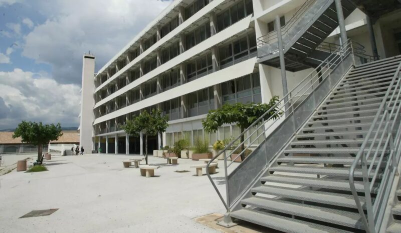 Header background mobile