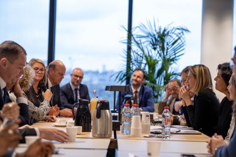 Header background mobile