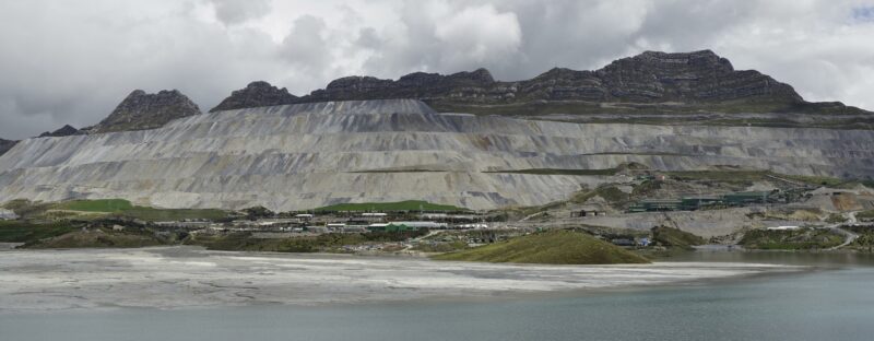 Header background mobile