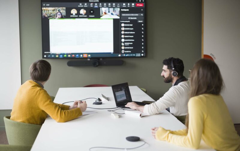 Header background mobile