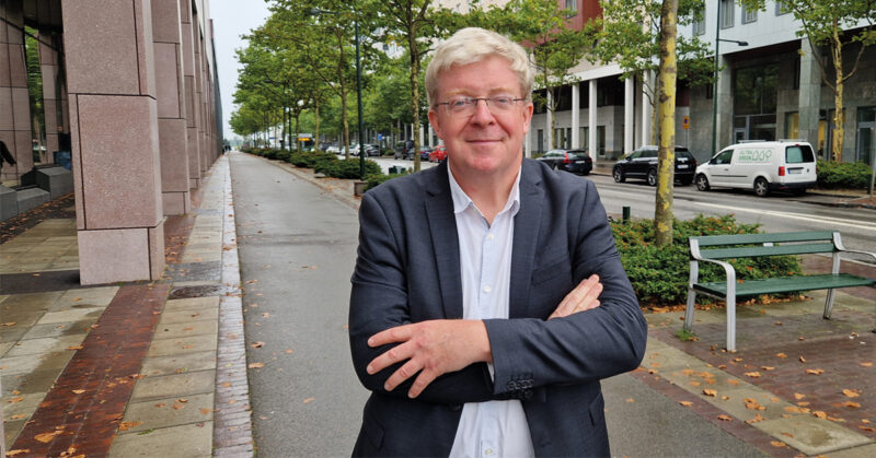 Header background mobile