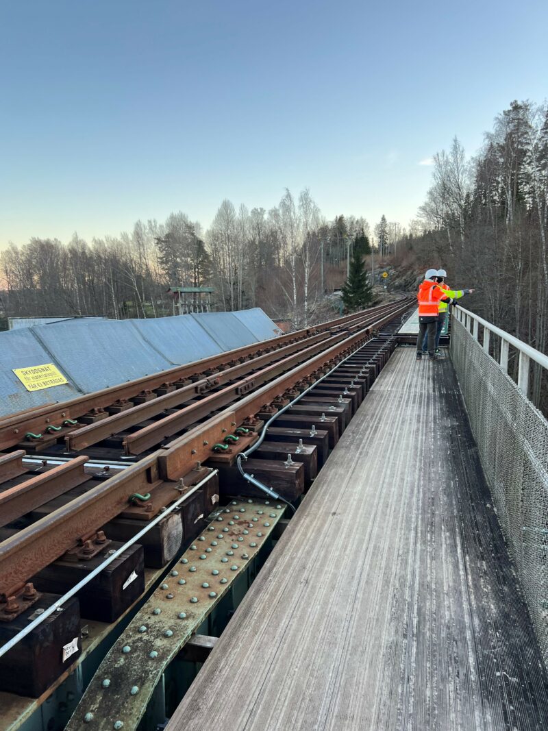 Header background mobile