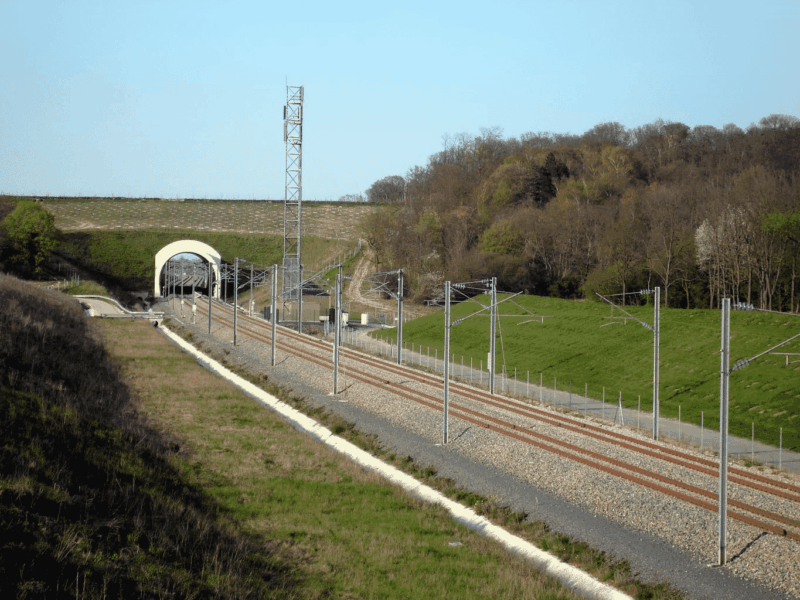 Header background mobile