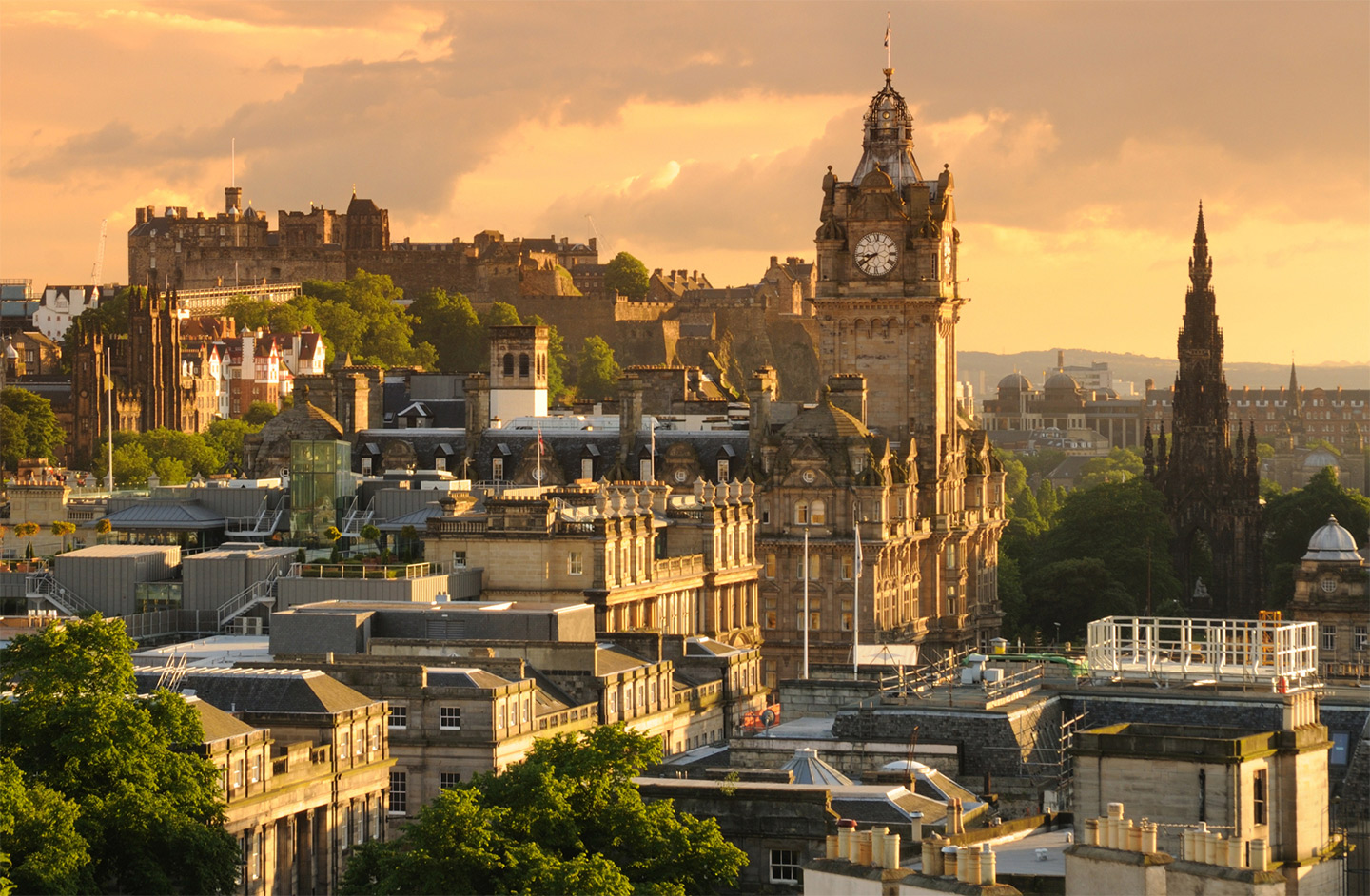 edinburgh cityscape