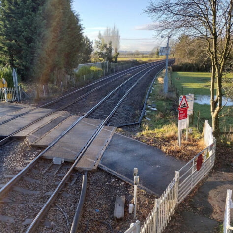 rose-lane-user-worked-level-crossing