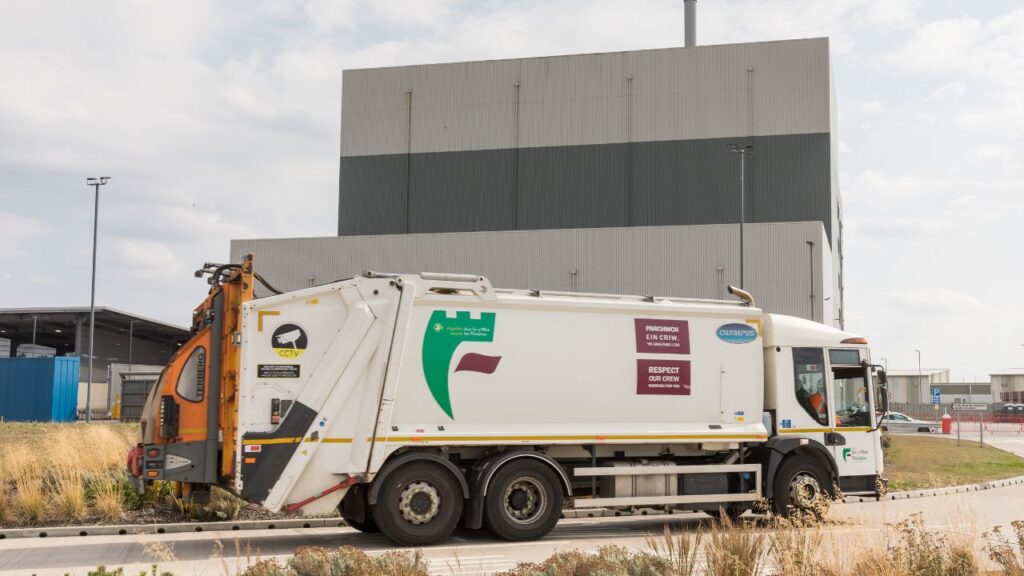 Waste lorry arriving at the Parc Adfer facility