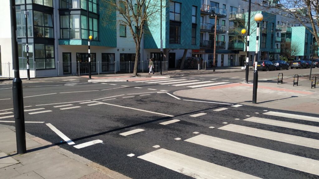New safer crossing along the Cycle38 route in Islington
