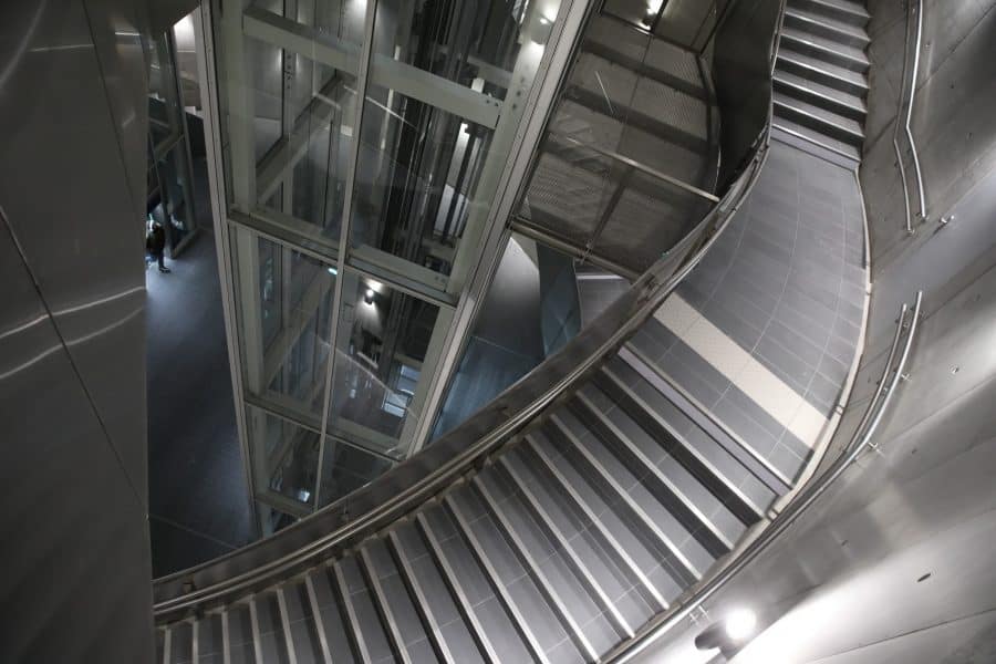 Escaliers de la station Porte de Clichy, Ligne 14, Paris, 2021.