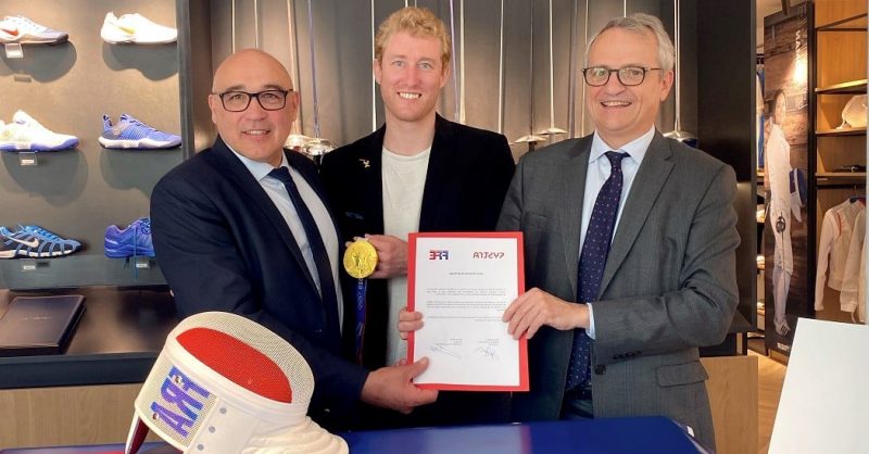 Header background mobile