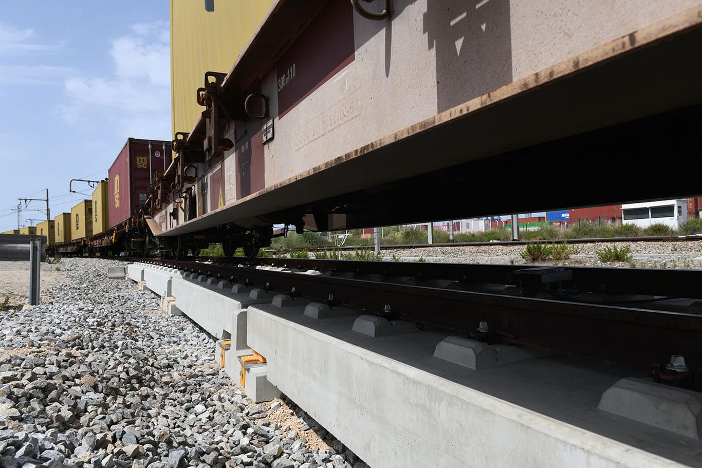 Installation of an innovative railway track designed by SYSTRA in the Port of Marseille-Fos