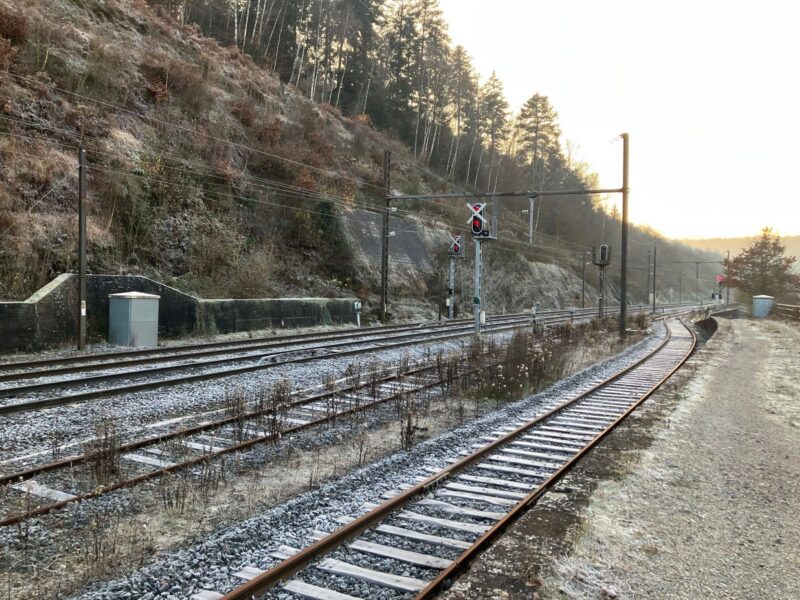 Header background mobile