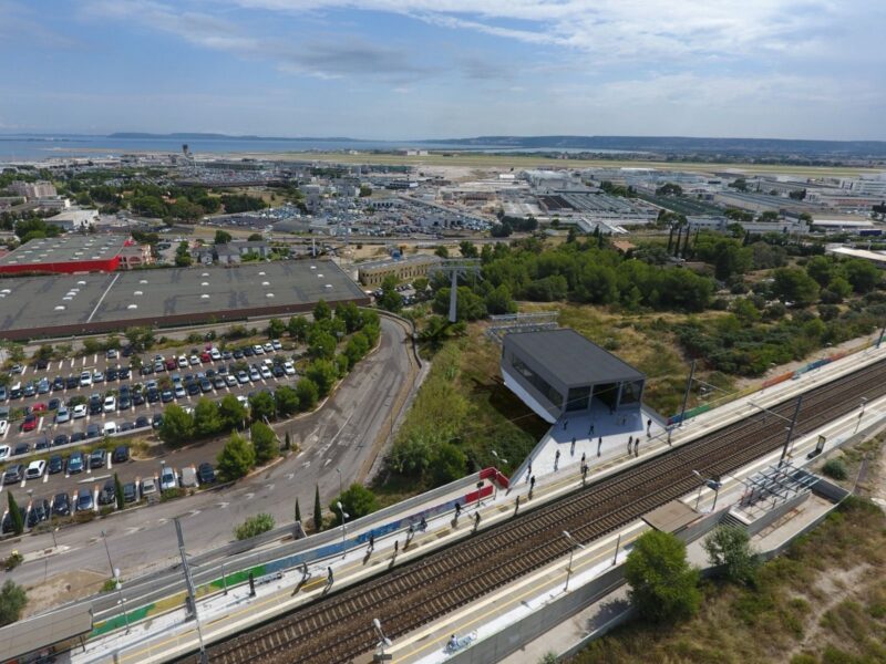 Header background mobile