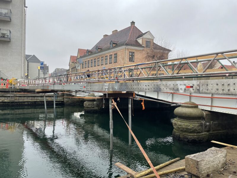 Header background mobile