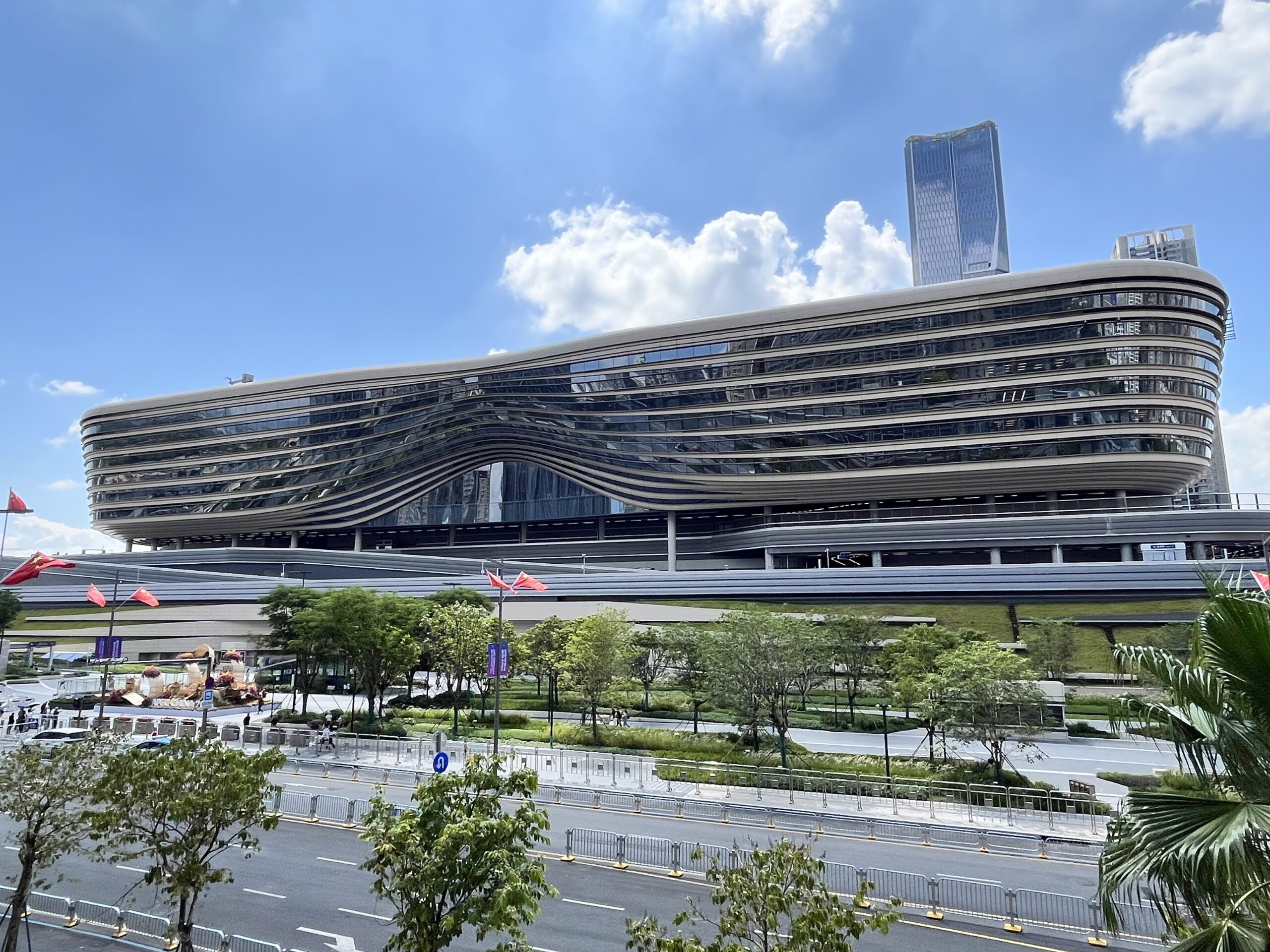Ouverture du plus grand poste-frontière terrestre au monde entre Hong Kong et Shenzhen
